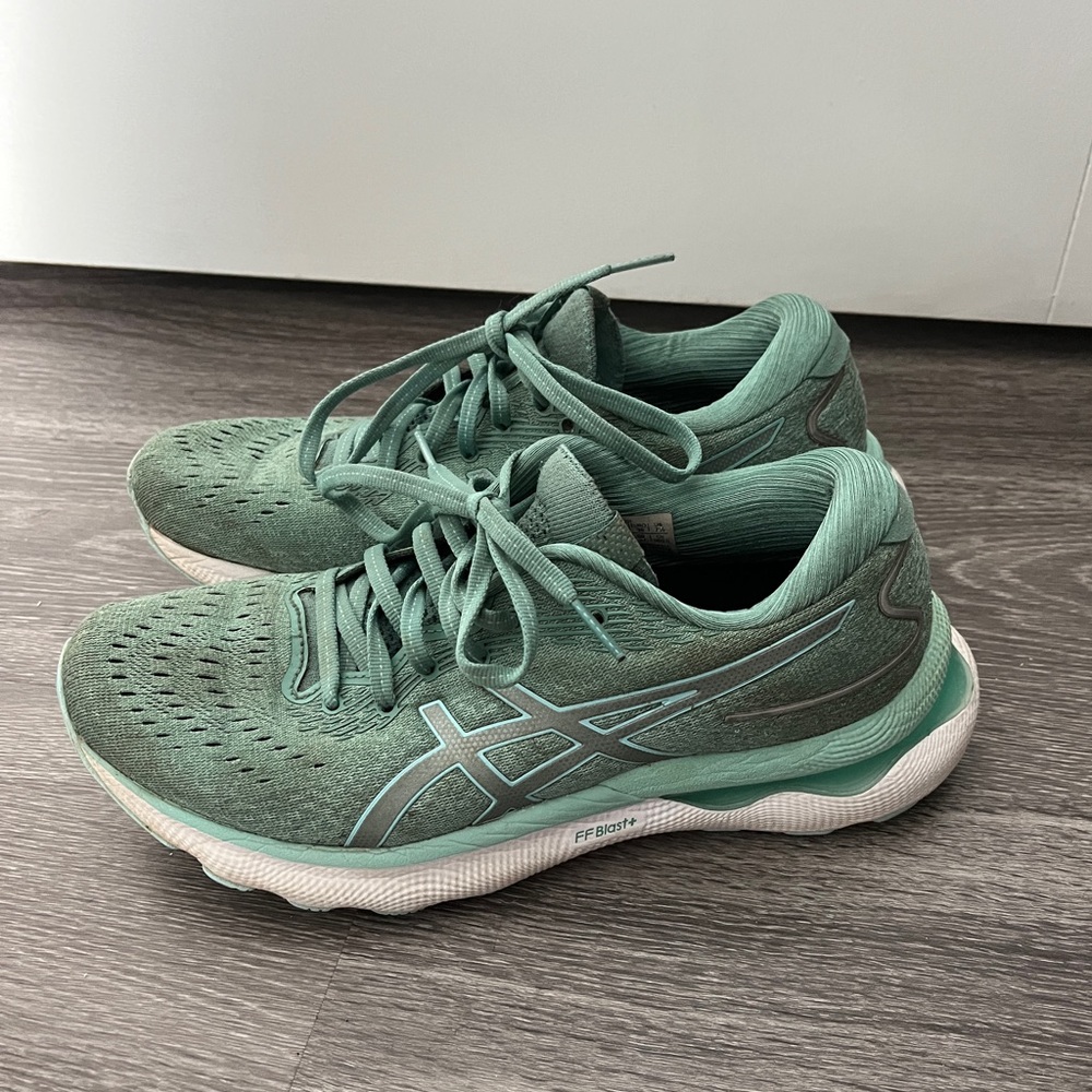 ASICS get nimbus 24 women’s size 7.5